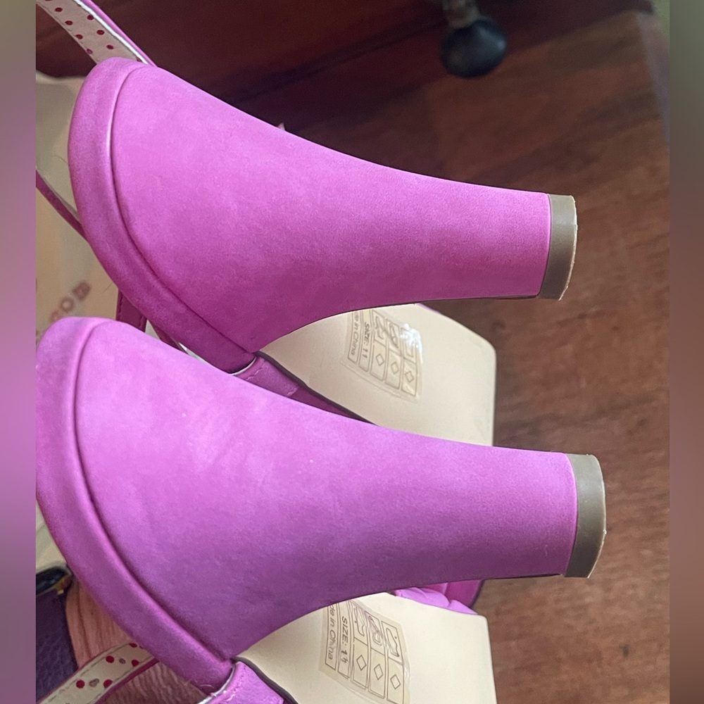 B.A.I.T. Liberty in Magenta Size 11 - Picture 10 of 12